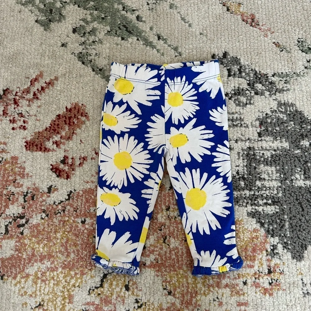 Carter’s Daisy Print Leggings 9 Months Baby Girl Like New Condition Never worn